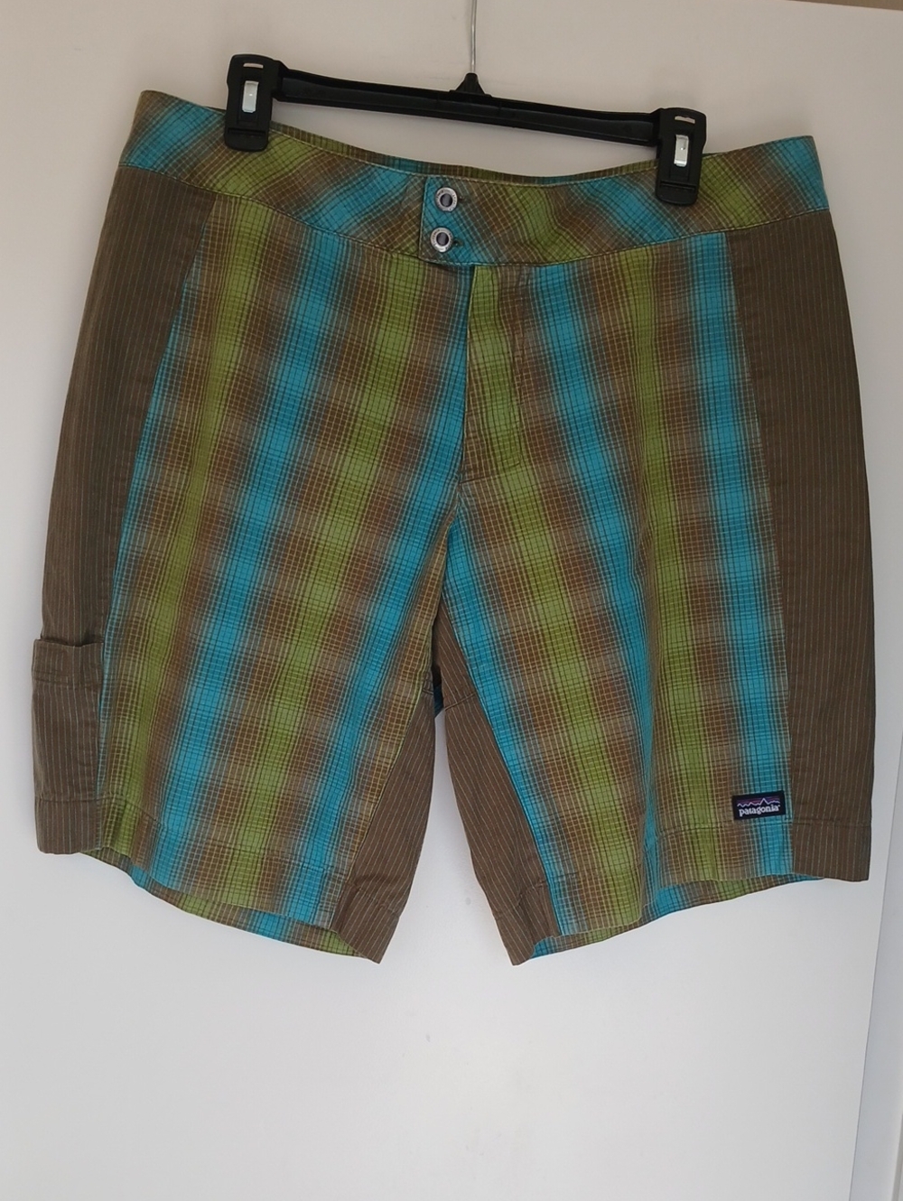 Patagonia Women's Green Plaid Shorts Size 14